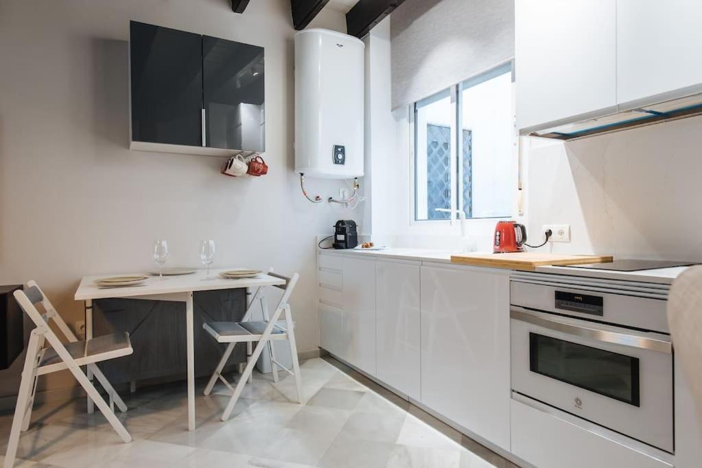 Ad2B Apartment, 300M From Cathedral With 2Br Sevilla Exteriér fotografie